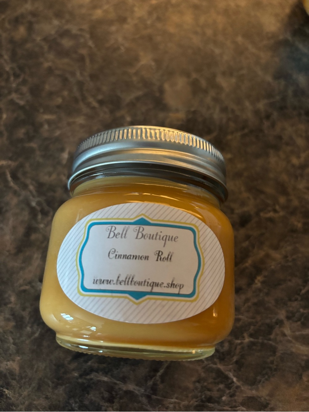 Bell Boutique Cinnamon Roll Scented Candle. 8 oz.